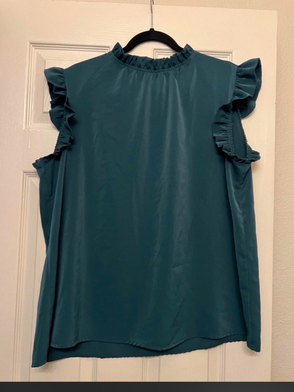 Ann Taylor teal mock-neck sleeveless blouse